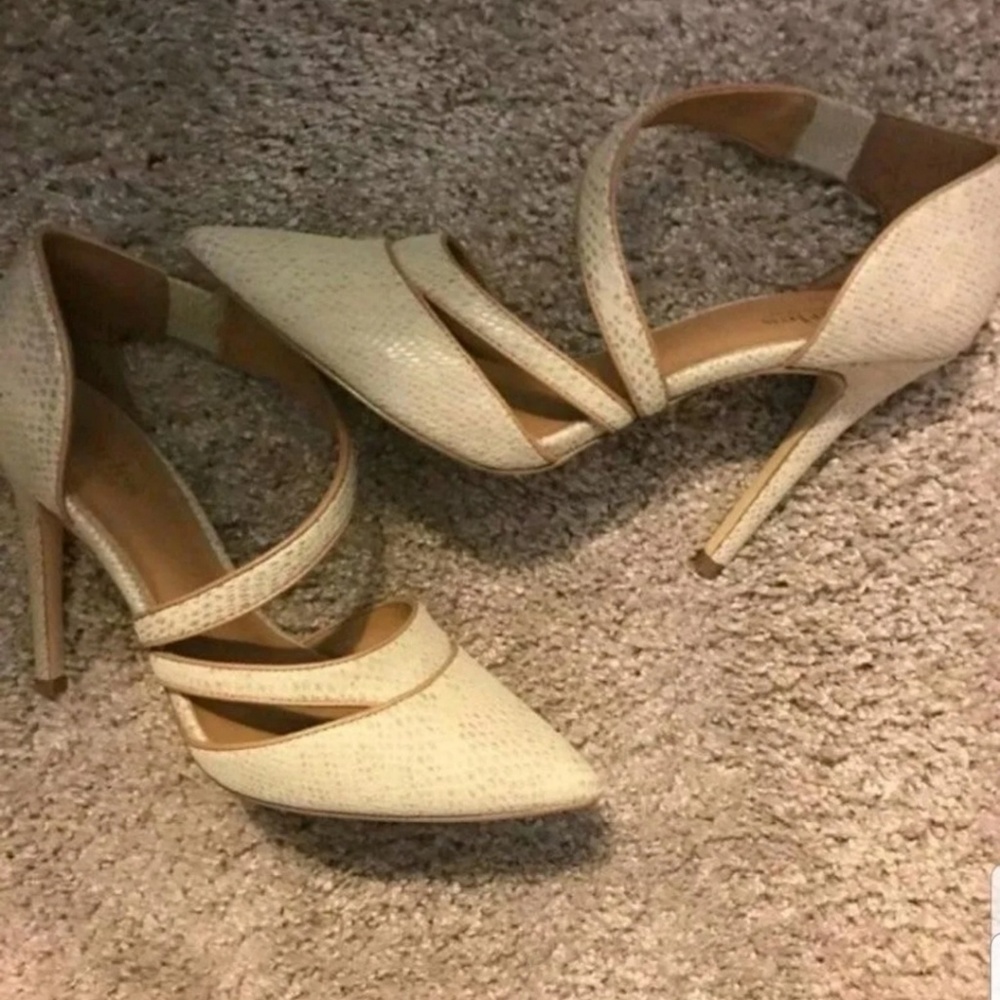 EUC Charles by Charles David Snakeskin Heels